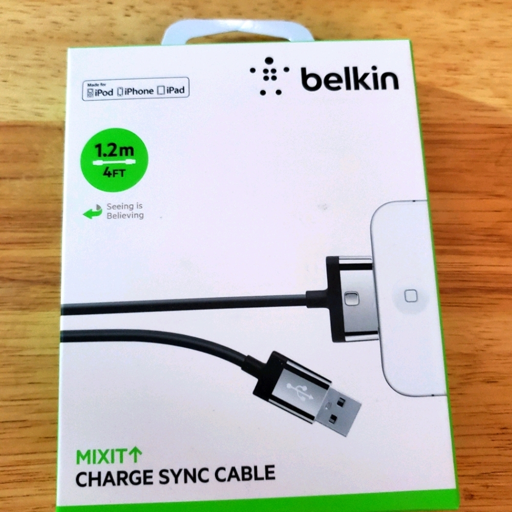 Belkin 1.2m 4ft charge sync cable new in box